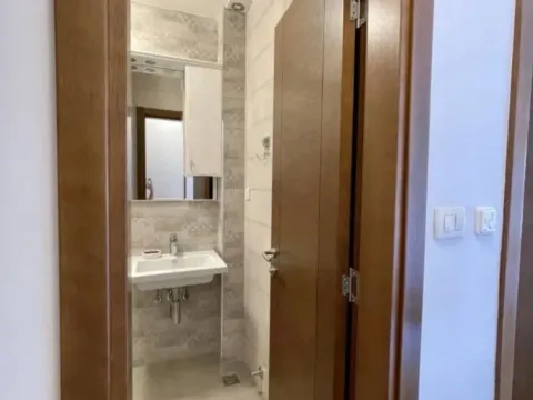 Izdavanje, dvosoban stan, 77m², Tivat, Crna Gora - image 4