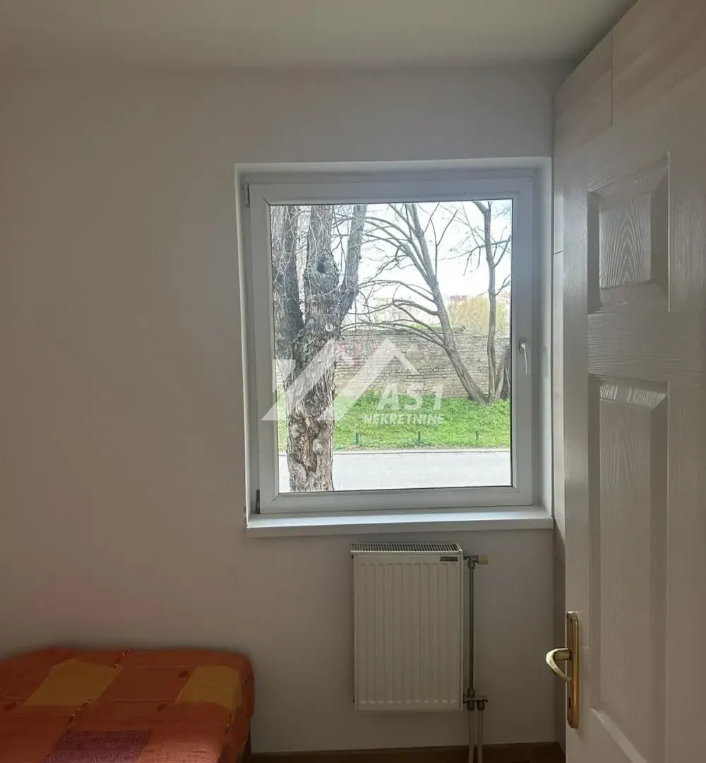 Izdavanje, trosoban stan, 52m², Grbavica, Novi Sad Sve Podlokacije