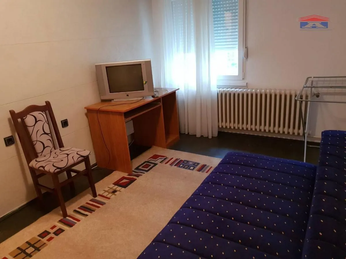 Izdavanje, jednosoban stan, 37m², Sajmište, Novi Sad