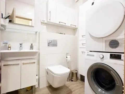 Prodaja, dvosoban stan, 72m², City Kvart, Podgorica - image 15