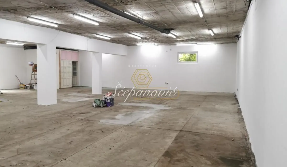 Rent, office space, 300m², Salajka, Novi Sad Sve Podlokacije