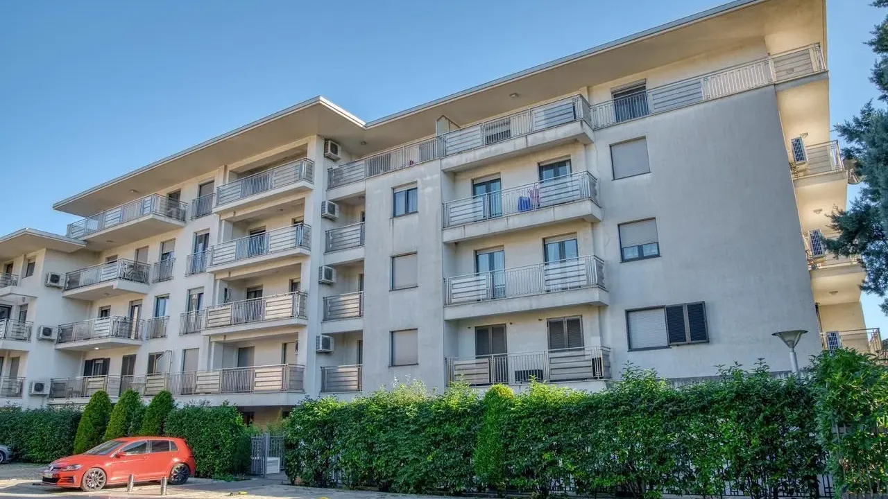 Prodaja, dvosoban stan, 90m², Gorica C, Podgorica