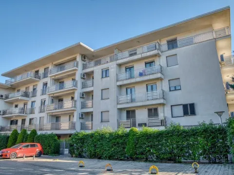 Prodaja, dvosoban stan, 90m², Gorica C, Podgorica