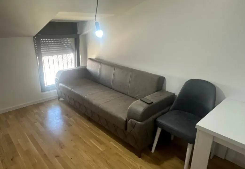 Izdavanje, garsonjera, 30m², Stara Varoš, Podgorica