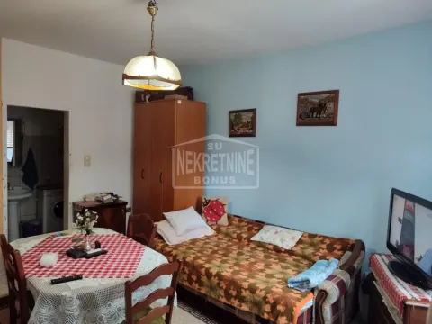 Prodaja, kuća, 180m², Centar, Subotica - image 2