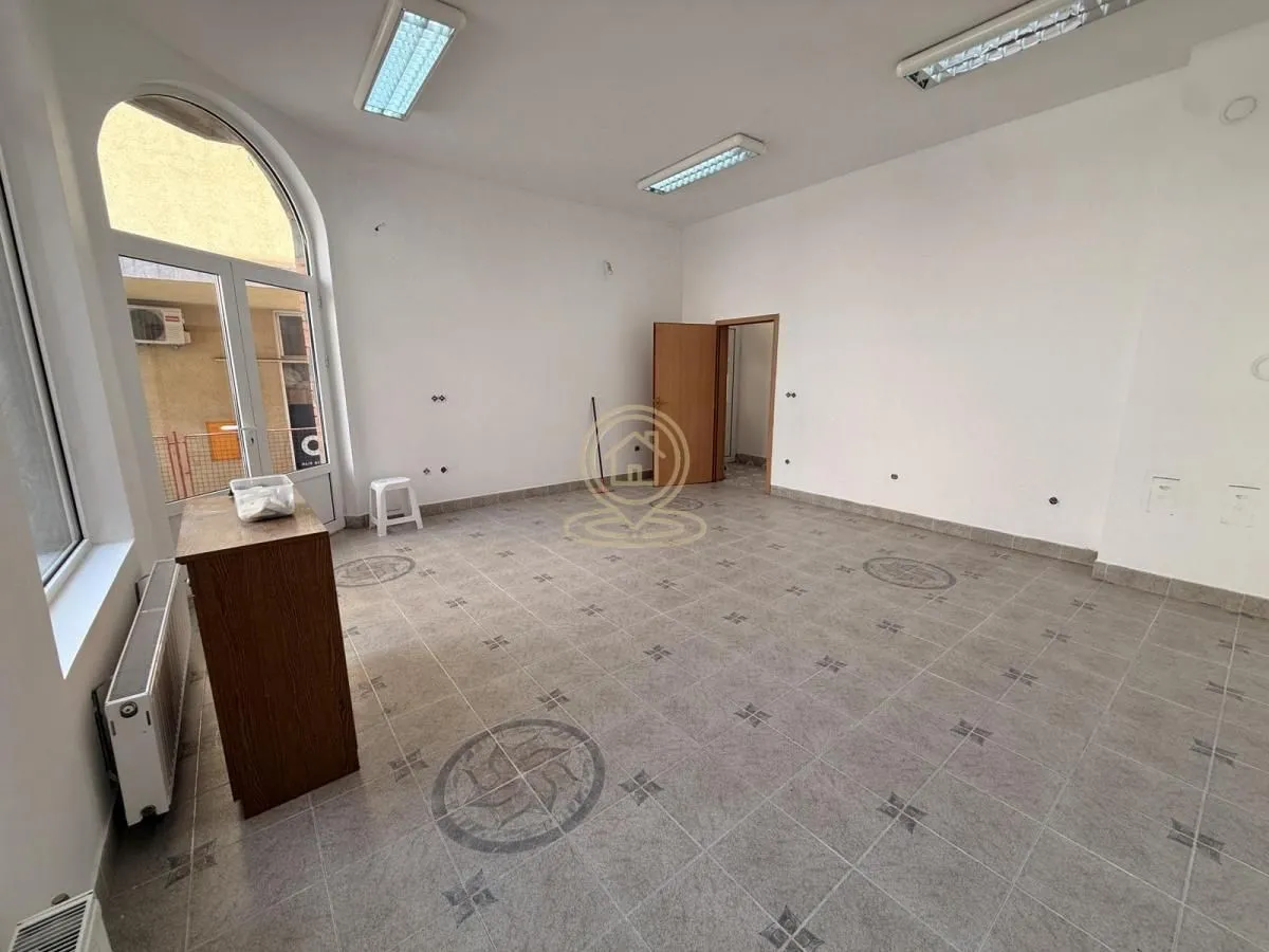 Rent, office space, 36m², Centar, Kragujevac