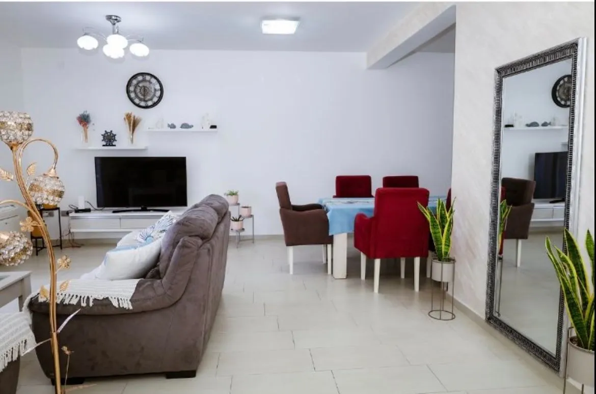 Izdavanje, kuća, 170m², Bigova, Kotor