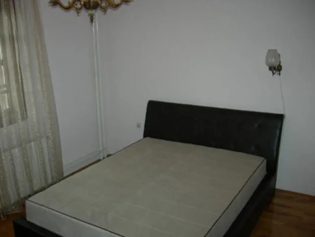 Izdavanje, kuća, 300m², Savski Venac, Beograd