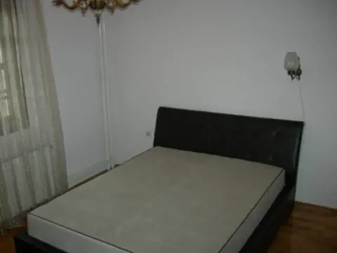 Izdavanje, kuća, 300m², Savski Venac, Beograd - image 5