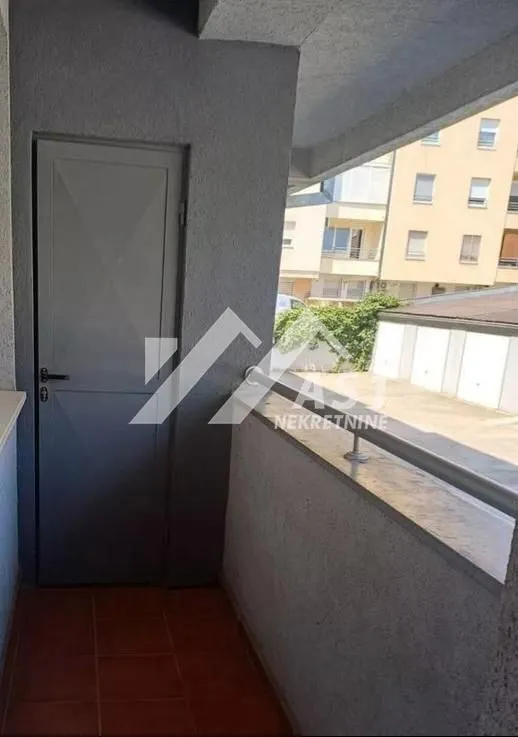 Izdavanje, dvosoban stan, 45m², Bulevar Oslobodjenja, Novi Sad Sve Podlokacije