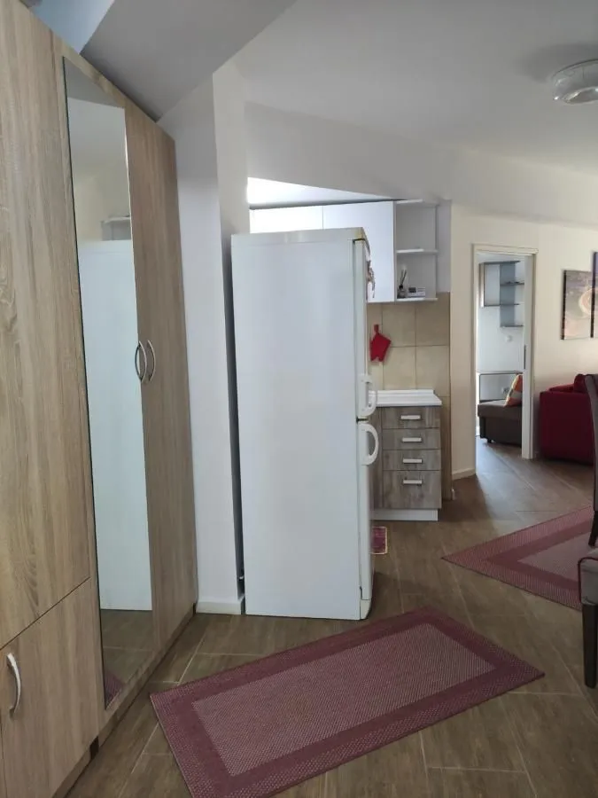 Izdavanje, jednosoban stan, 43m², Centar, Niš