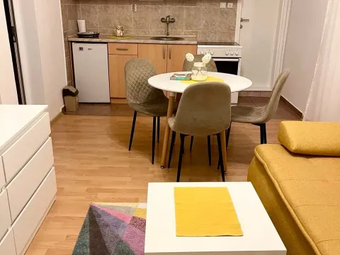 Rent, one bedroom apartment, 50m², Šušanj, Bar - image 3
