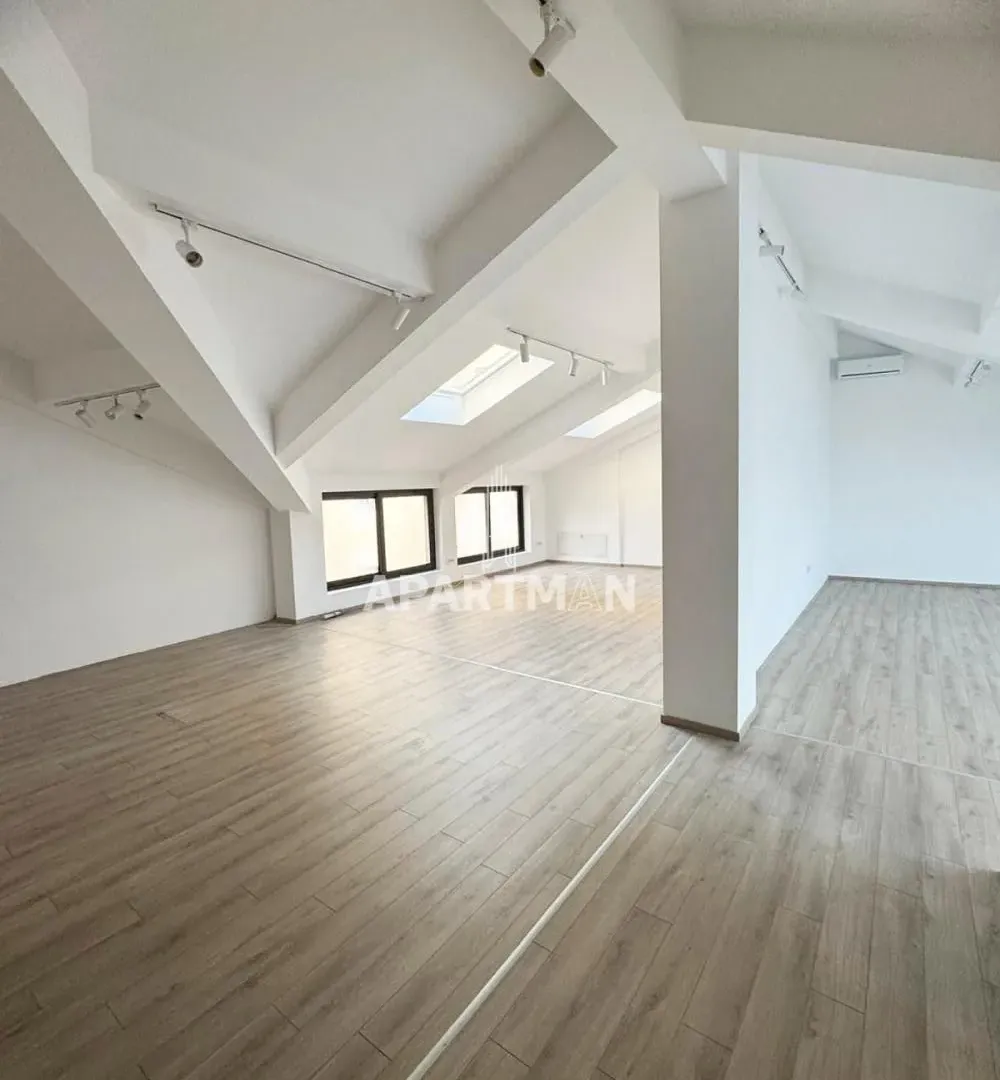 Izdavanje, poslovni prostor, 382m², Stari Grad, Beograd