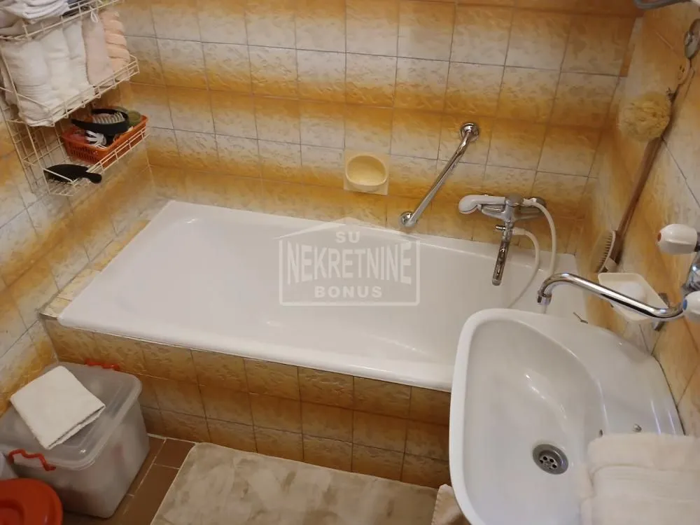 Prodaja, kuća, 190m², Novo Selo, Subotica