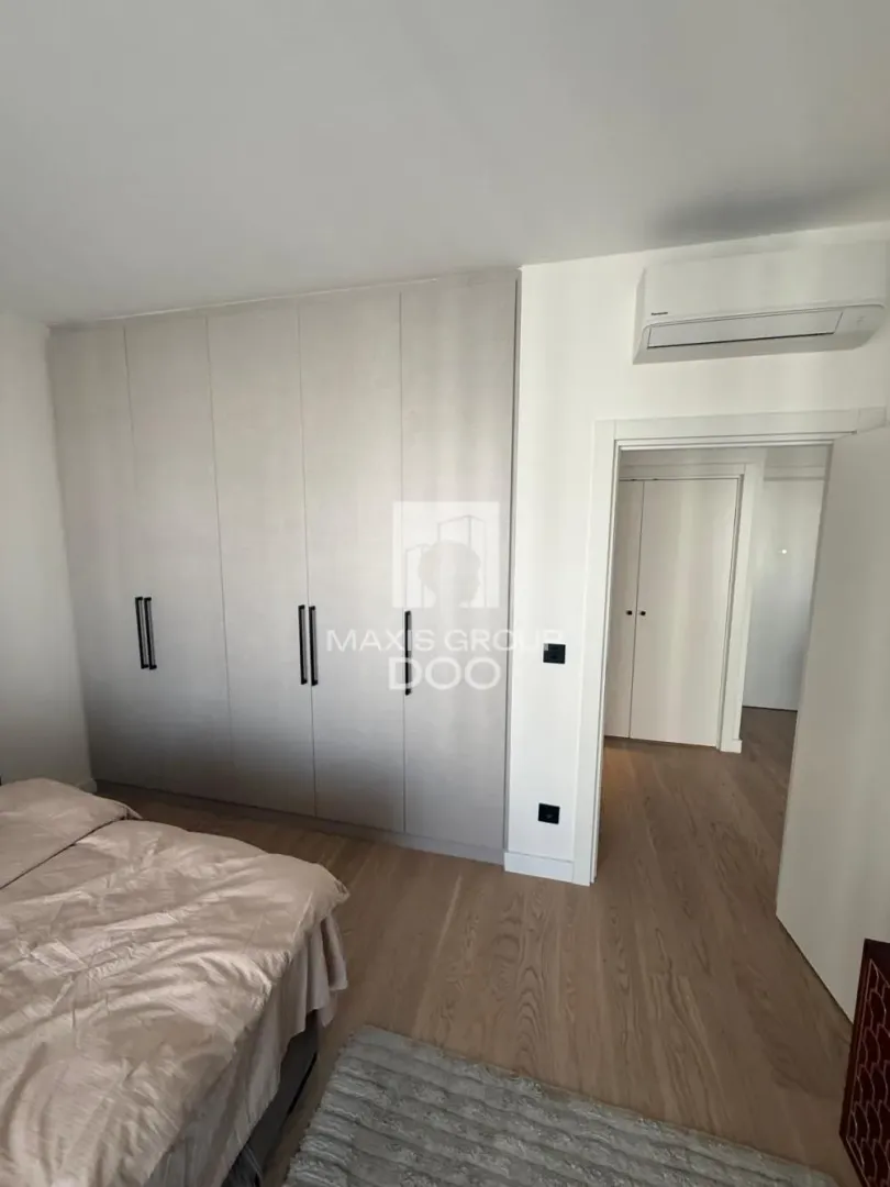 Izdavanje, dvosoban stan, 62m², Savski Venac, Beograd