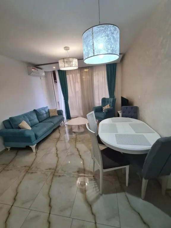 Prodaja, dvosoban stan, 64m², Rafailovići, Budva