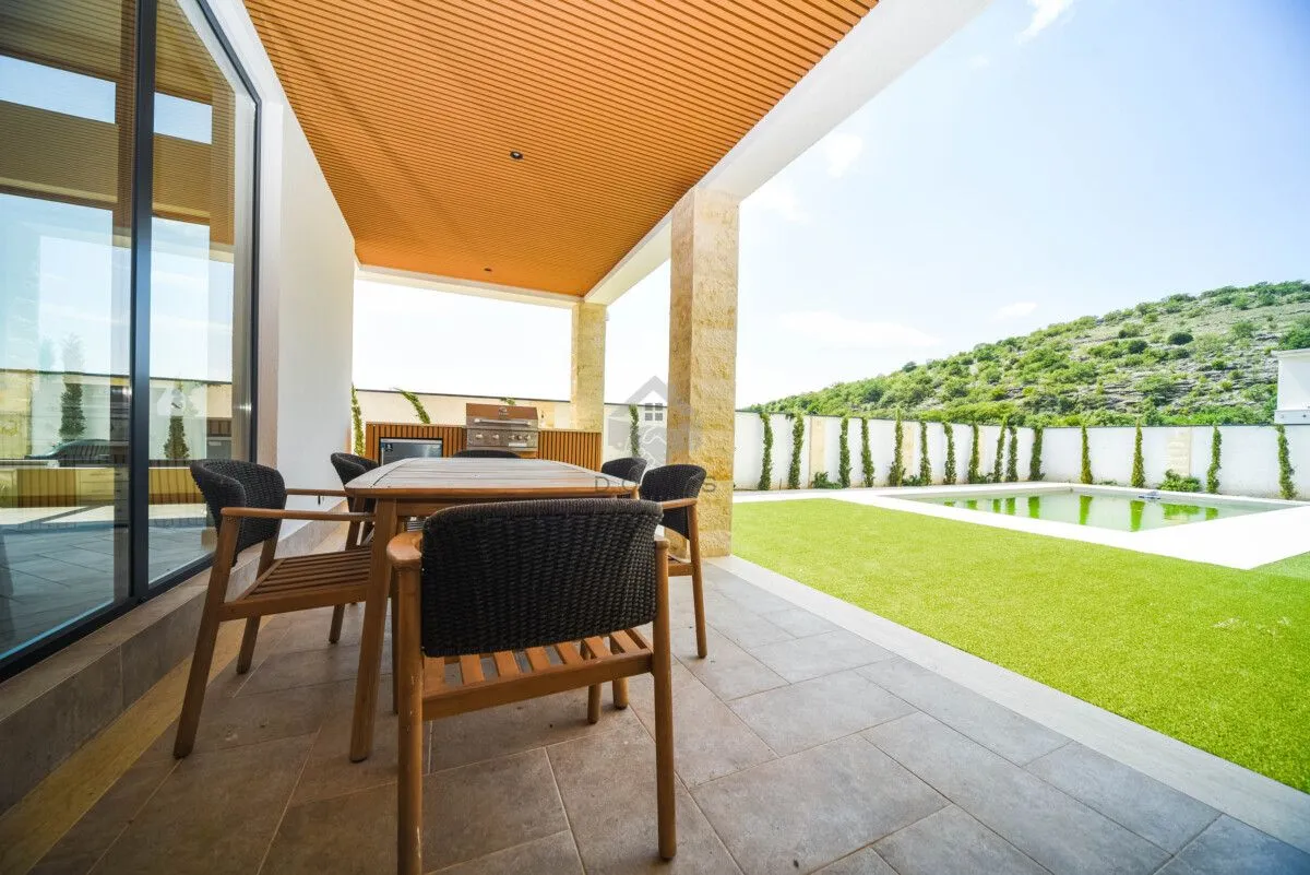 Izdavanje, kuća, 350m², Tuzi, Podgorica