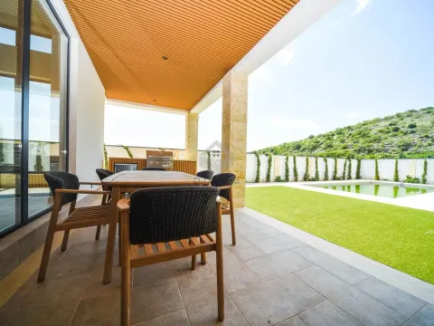 Izdavanje, kuća, 350m², Tuzi, Podgorica - image 28