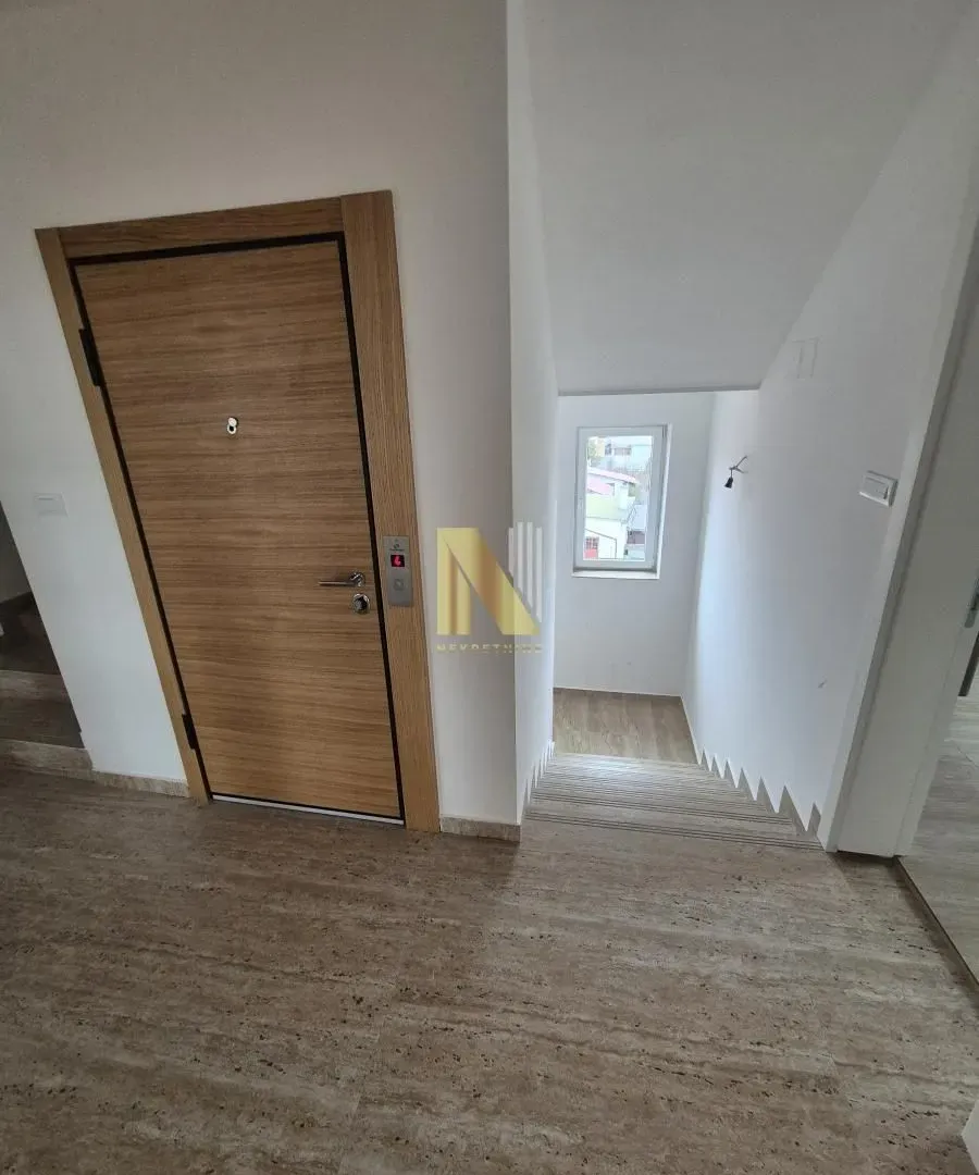 Rent, office space, 650m², Stari Majur, Petrovaradin