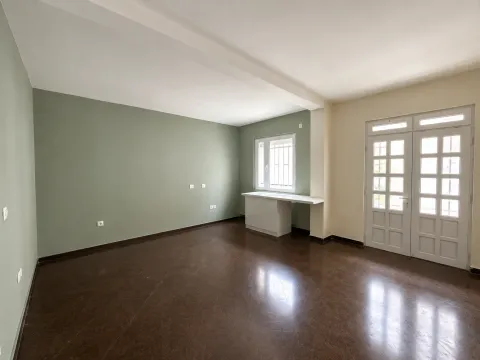 Izdavanje, poslovni prostor, 120m², Centar, Podgorica - image 2