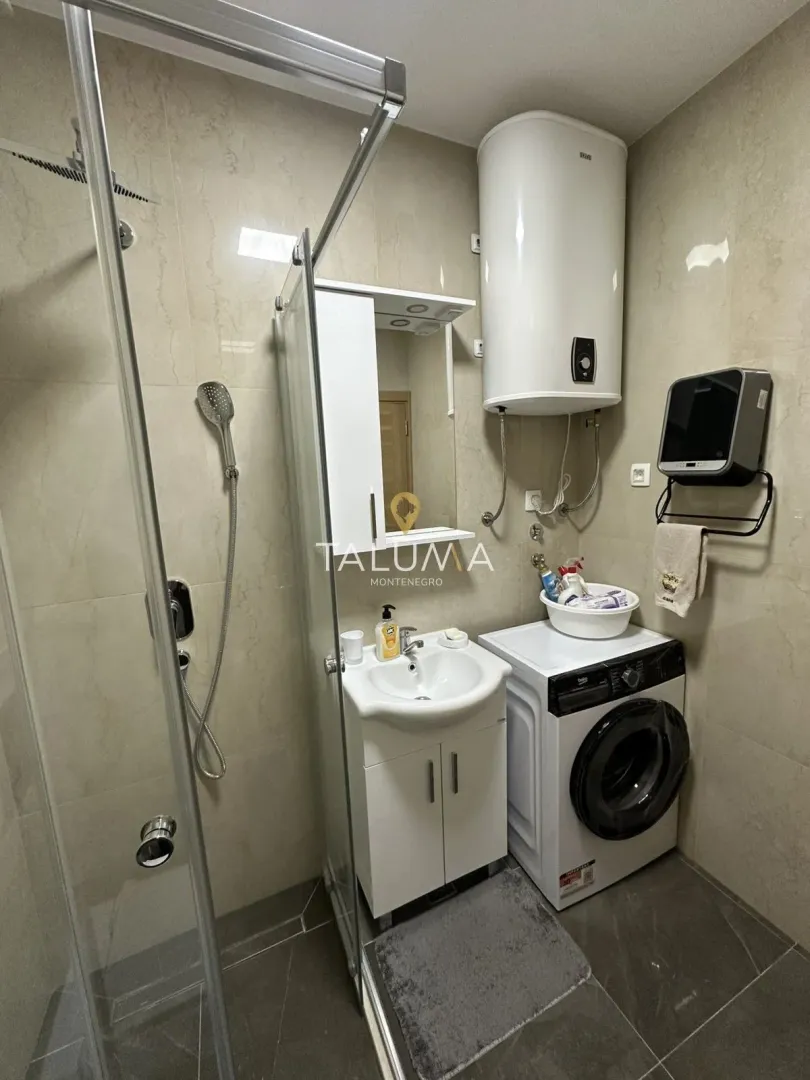 Rent, three bedroom apartment, 100m², City Kvart, Podgorica