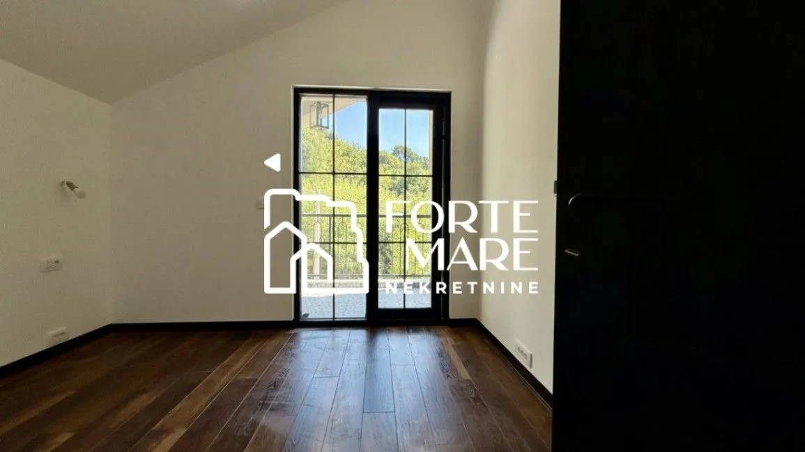 Prodaja, trosoban stan, 122m², Herceg Novi, Crna Gora