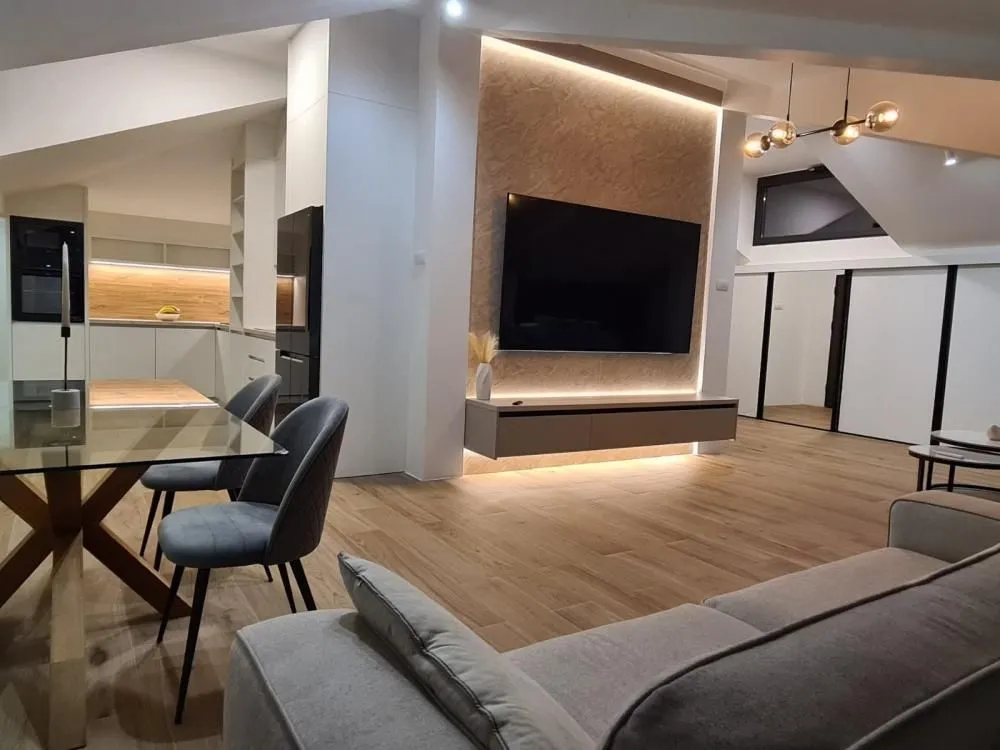 Rent, three bedroom apartment, 360m², Savski Venac, Beograd