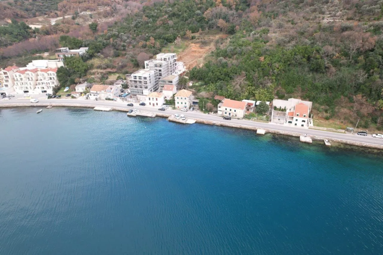 Prodaja, kuća, 211m², Donja Lastva, Tivat