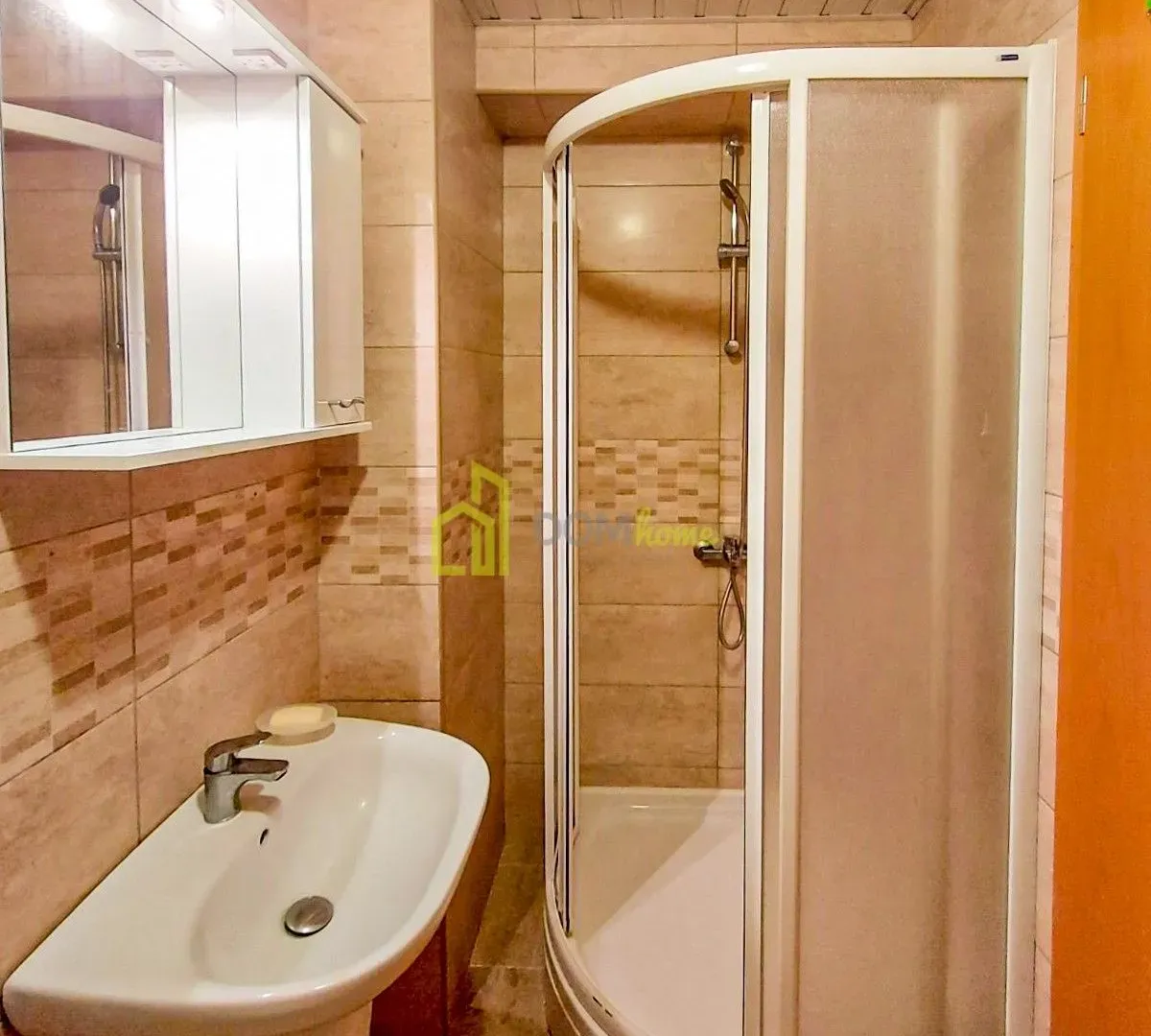 Izdavanje, jednosoban stan, 53m², Budva, Crna Gora