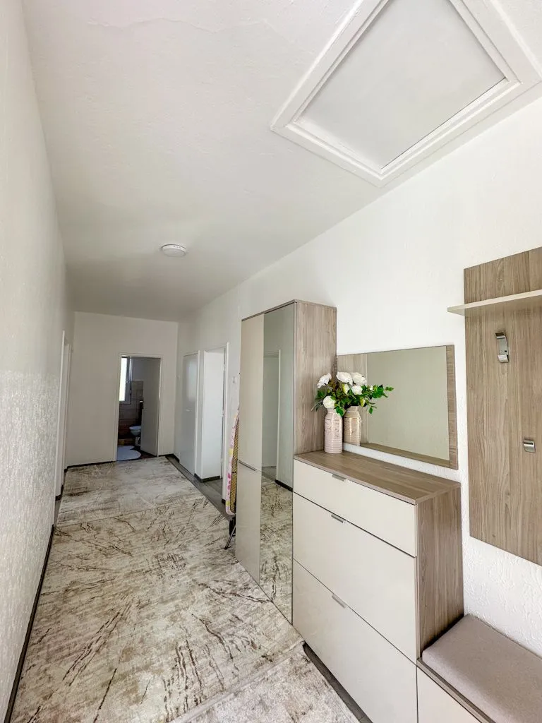 Izdavanje, kuća, 104m², Tološi, Podgorica
