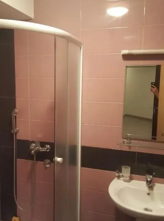 Izdavanje, trosoban stan, 96m², Stari Aerodrom, Podgorica
