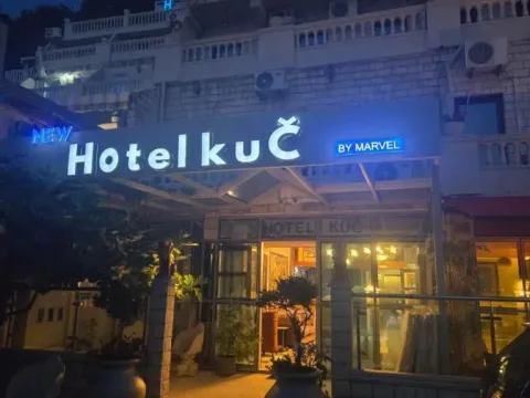 Rent, hospitality venue, 1500m², Bečići, Budva - image 17