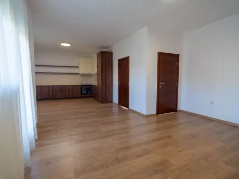 Izdavanje, trosoban stan, 110m², Gornja Gorica, Podgorica - image 5