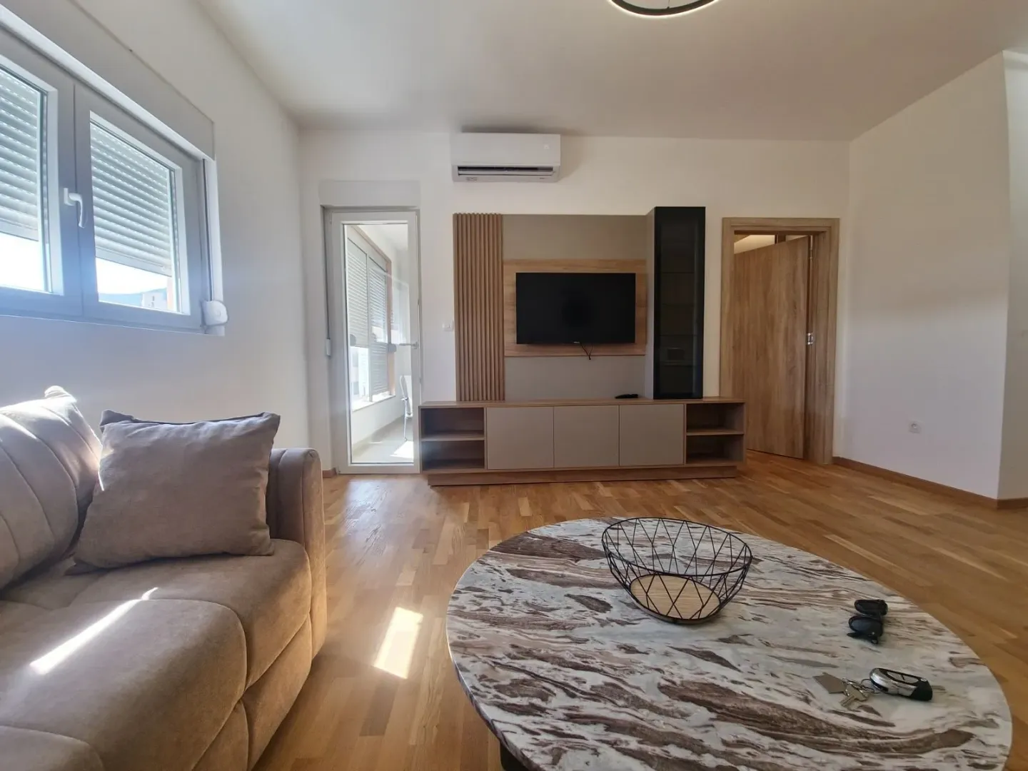 Rent, two bedroom apartment, 58m², Bečići, Budva