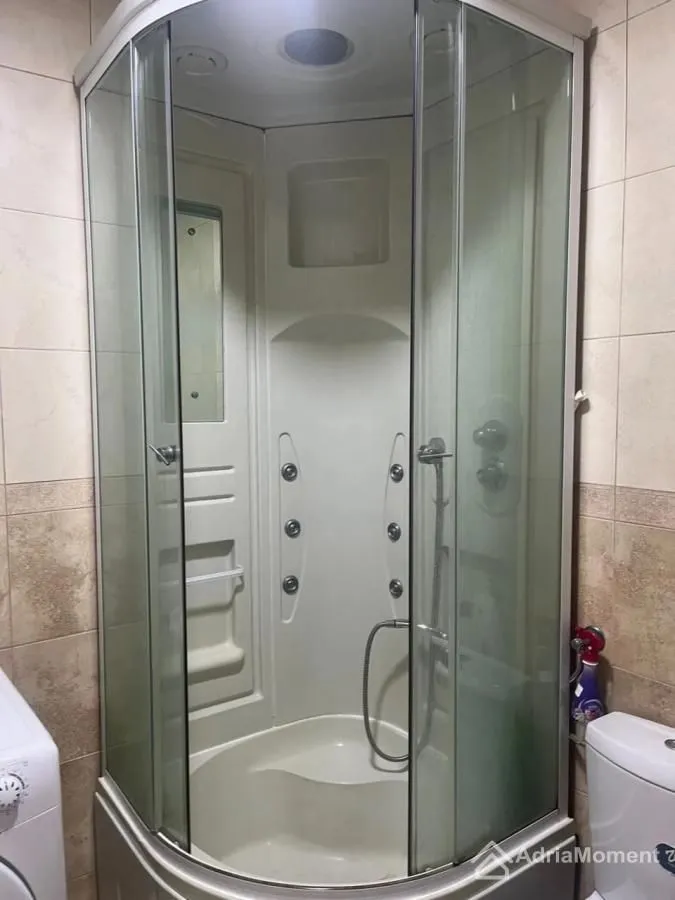 Prodaja, jednosoban stan, 65m², Podmaine, Budva
