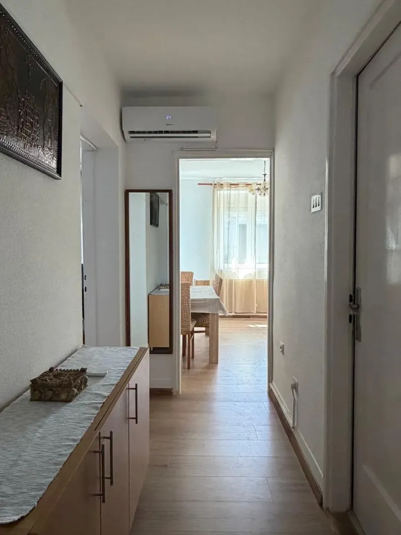 Izdavanje, dvosoban stan, 65m², Centar, Tivat