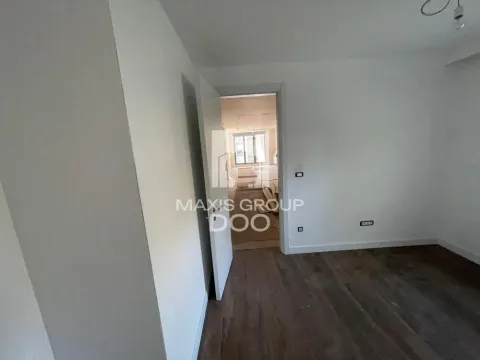 Prodaja, četvorosoban stan, 122m², Vračar Centar, Vračar Sve Podlokacije - image 9