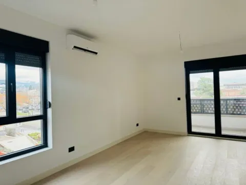 Prodaja, jednosoban stan, 44m², Central Point, Podgorica - image 4