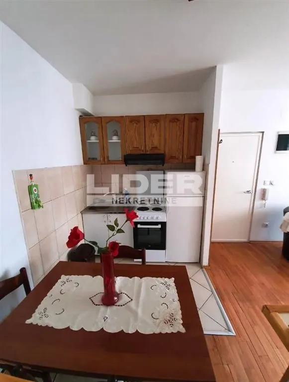 Rent, one bedroom apartment, 43m², Neimar, Vračar Sve Podlokacije