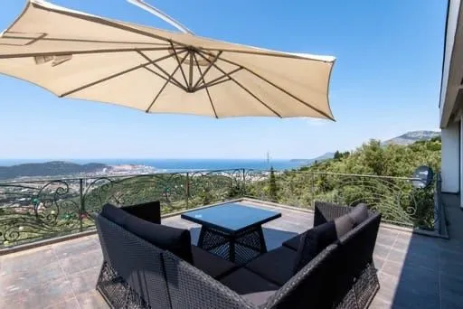 Rent, house, 270m², Velembusi, Bar