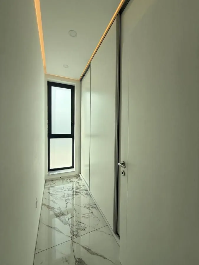Izdavanje, kuća, 244m², Sremska Kamenica, Petrovaradin
