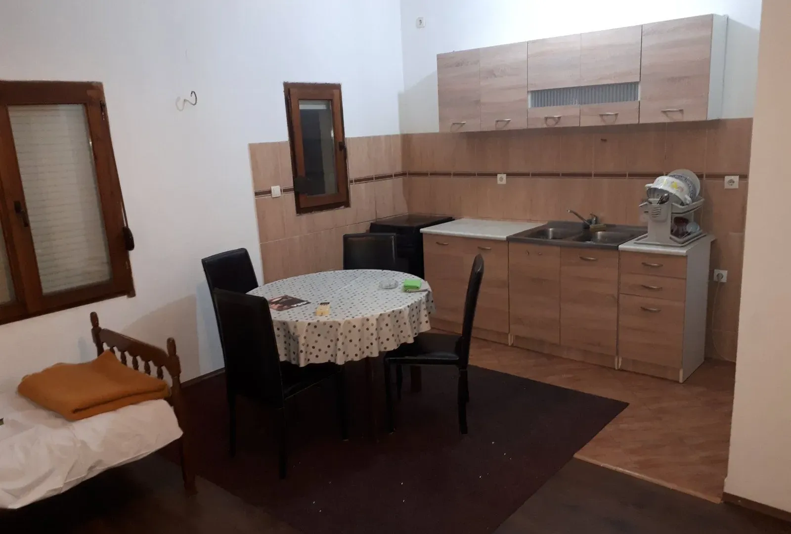 Izdavanje, stan, 300m², Podgorica, Crna Gora