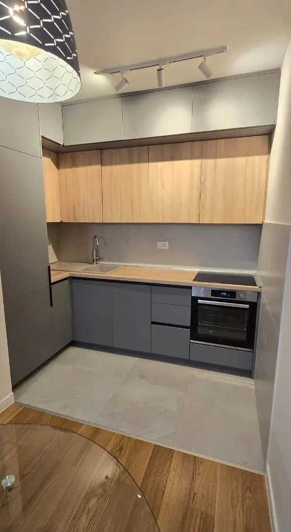 Izdavanje, jednosoban stan, 50m², Central Point, Podgorica