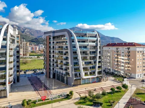 Prodaja, jednosoban stan, 65m², Centar, Bar - image 2