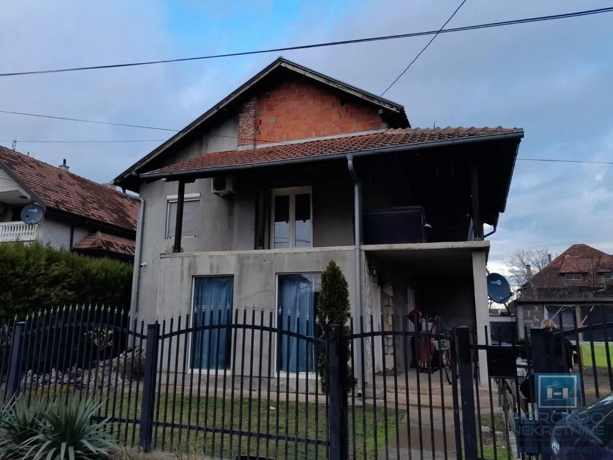 Prodaja, kuća, 150m², Trnava, Jagodina