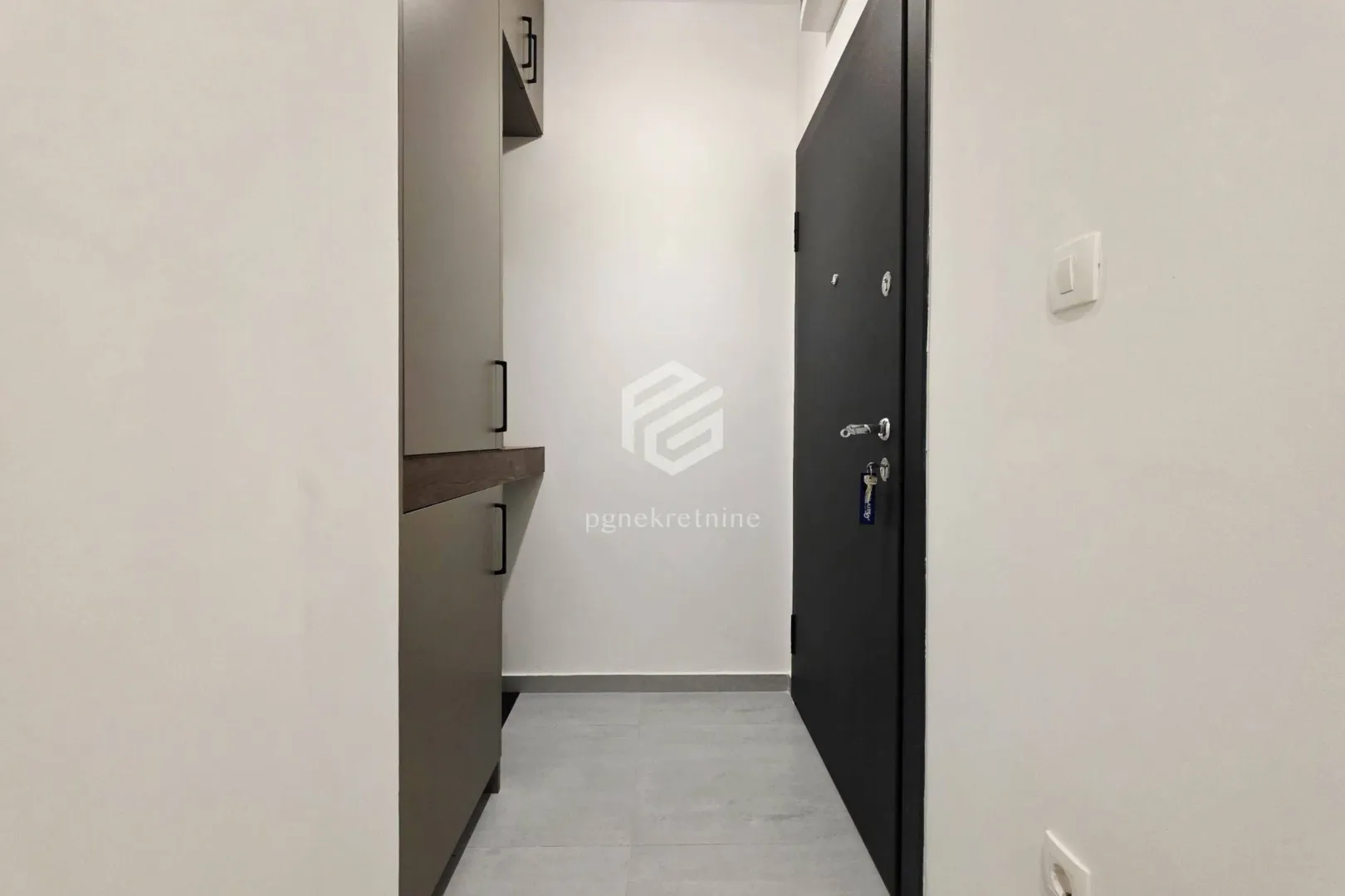 Rent, one bedroom apartment, 50m², Stari Aerodrom, Podgorica