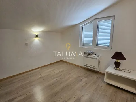 Izdavanje, kuća, 210m², Masline, Podgorica - image 19