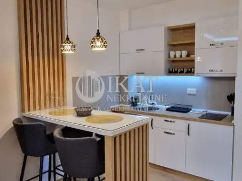 Prodaja, jednosoban stan, 35m², 25. Maj, Zlatibor - image 2