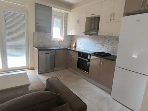 Izdavanje, jednosoban stan, 56m², Stari Aerodrom, Podgorica - image 3