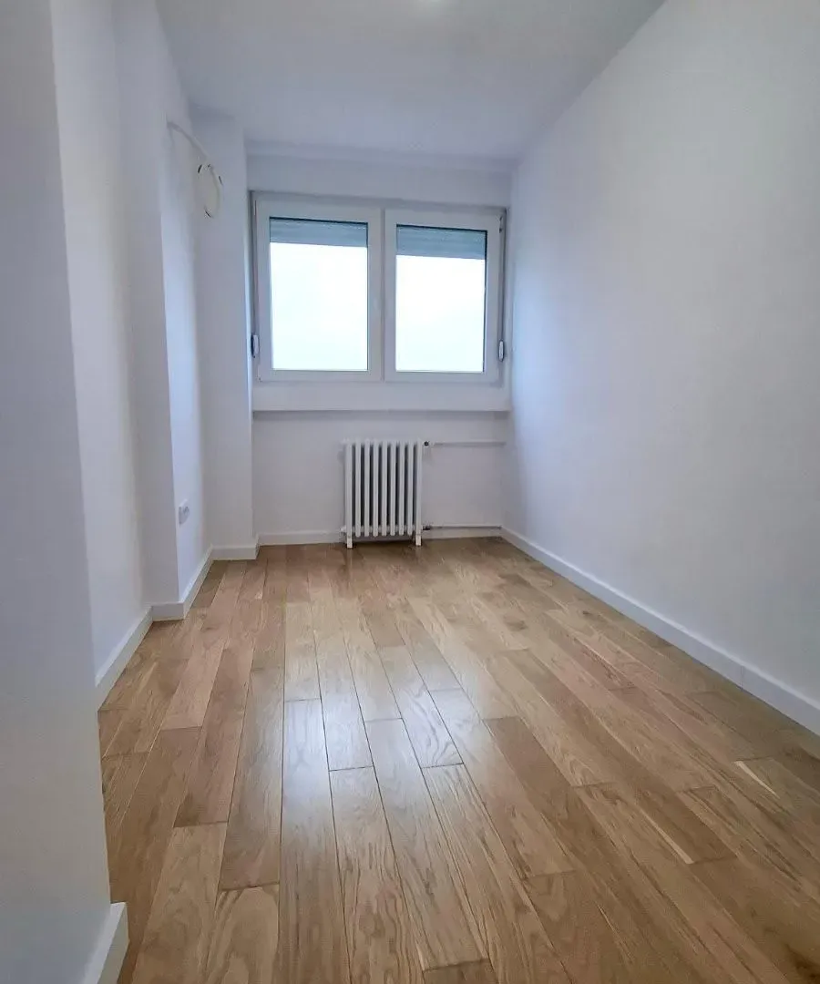 Prodaja, četvorosoban stan, 95m², Novi Beograd Blok 37, Novi Beograd Sve Podlokacije
